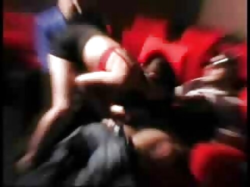 Seduto video tette e ...